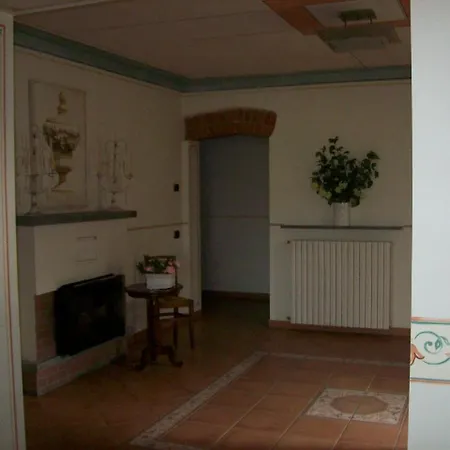 Cascina Setteventi Фермерский дом *